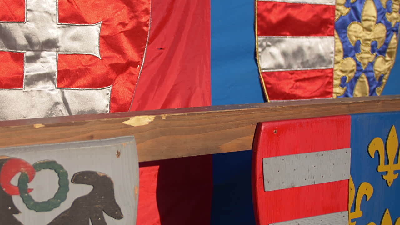 역사적인 중세 깃발, 기호 및 배너