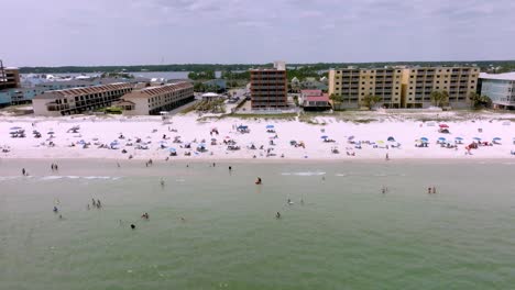 Costas-Del-Golfo,-Horizonte-De-Alabama-Y-Playa-Con-Establo-De-Video-De-Drones