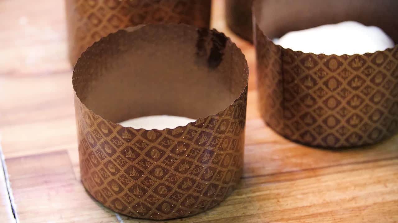 preparando el pan de pascua