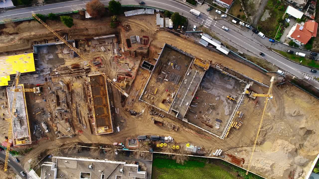 vista superior de la ciudad con edificios y construcciones modernas
