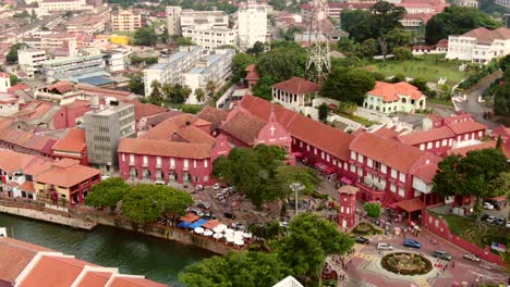 Imágenes-Aéreas-De-Drones-En-El-Casco-Antiguo-De-Malaca,-Malasia