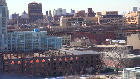 una buena toma de establecimiento de brooklyn con puente