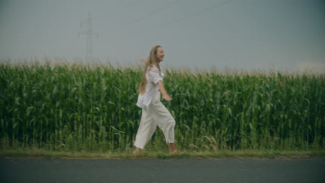 Happy-Smiling-Woman-Walking