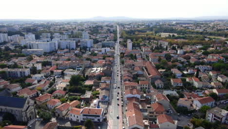 Montpellier-Stadt-Mit-Belebten-Straßen-Und-Dichter-Wohnbebauung.