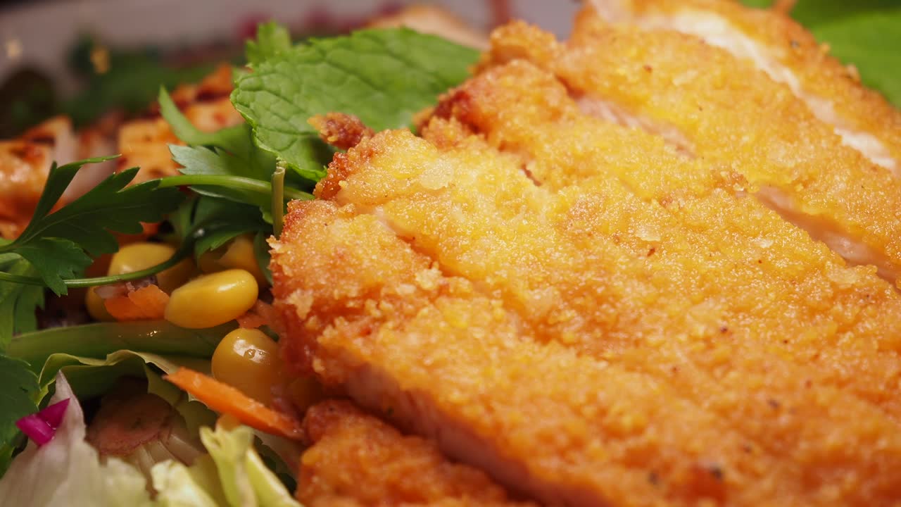 Crispy Tonkatsu Salad