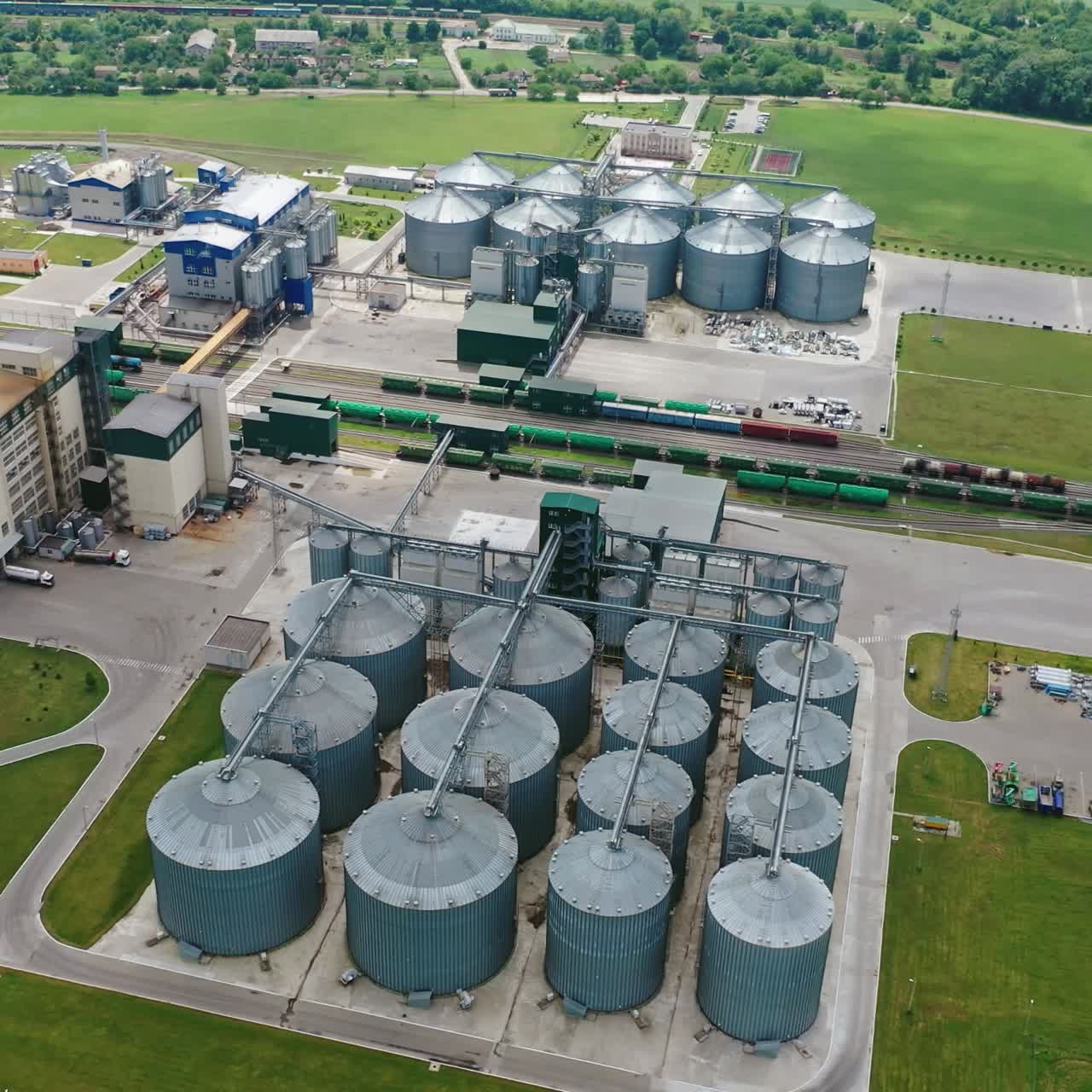 Tanks for storage of grain