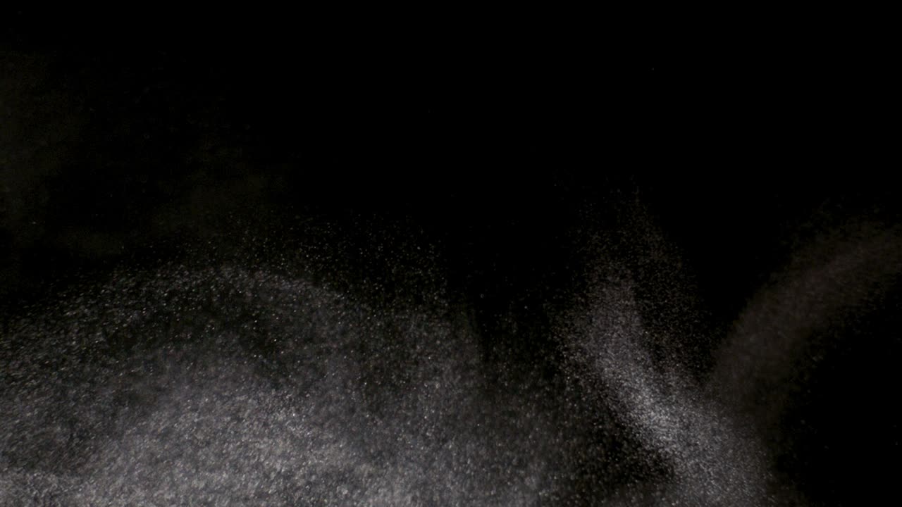 검은 바탕에 분리 된 파우더