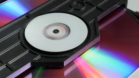 Compact disc entering mechanism and starting reading sequence 4K