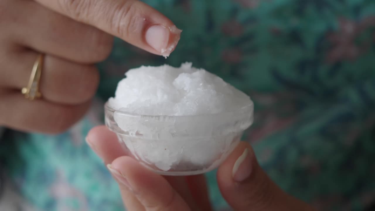 Trattamento per la pelle con olio di cocco