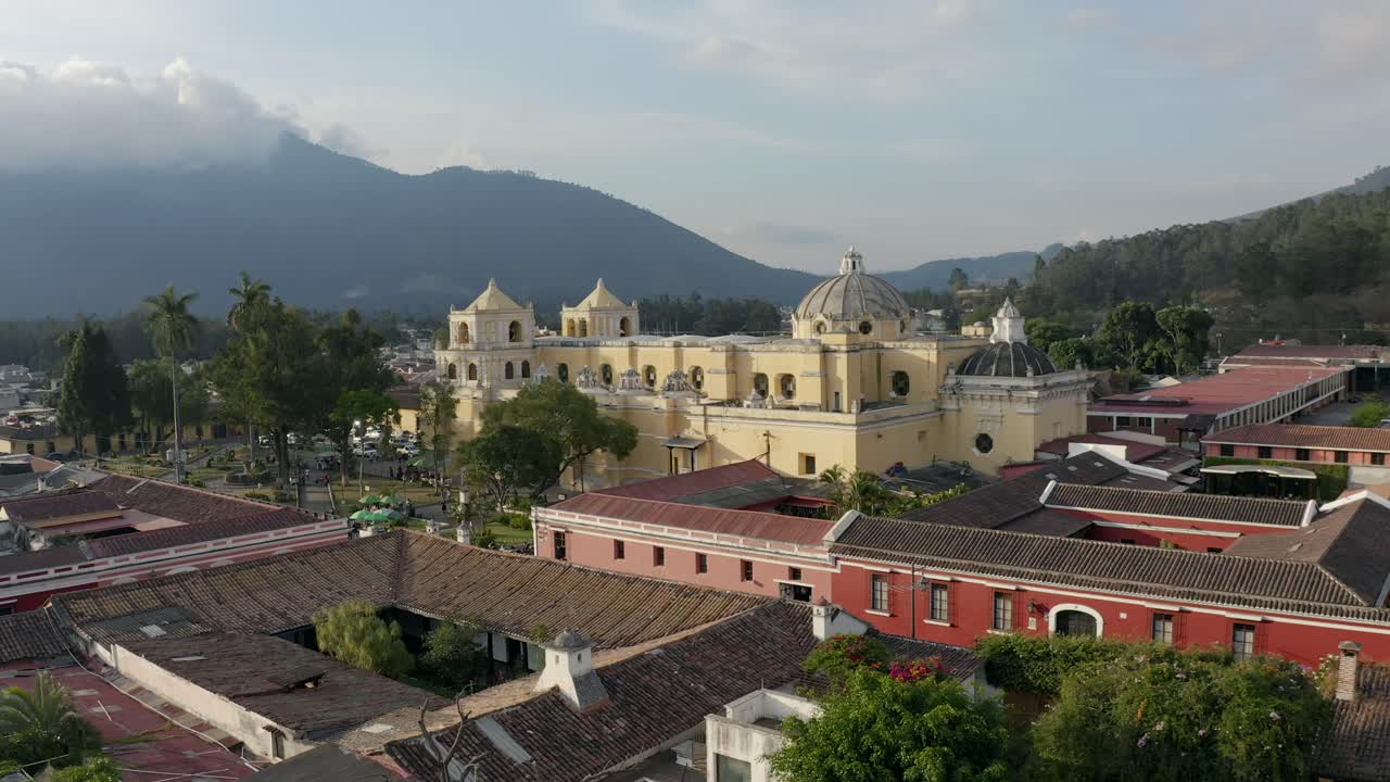 antena antigua guatemala sudamerica español drone catedral