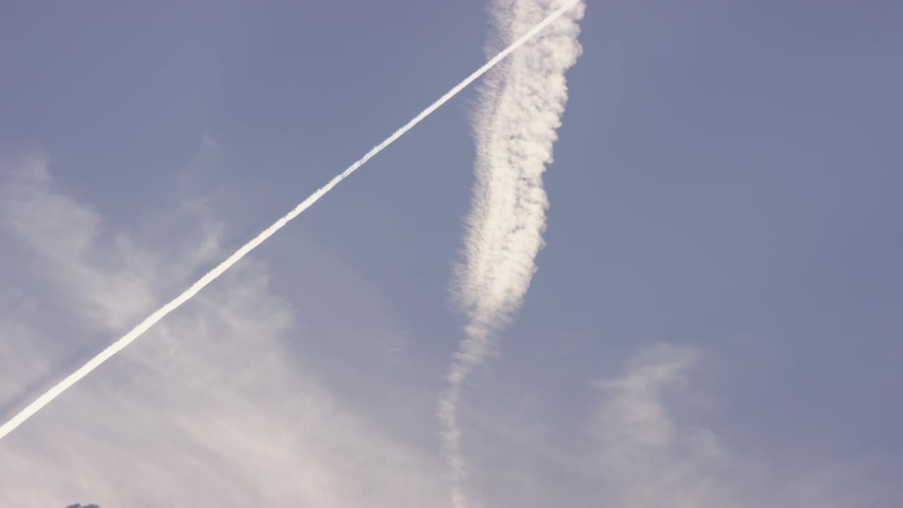 하늘에 있는 콘트레일