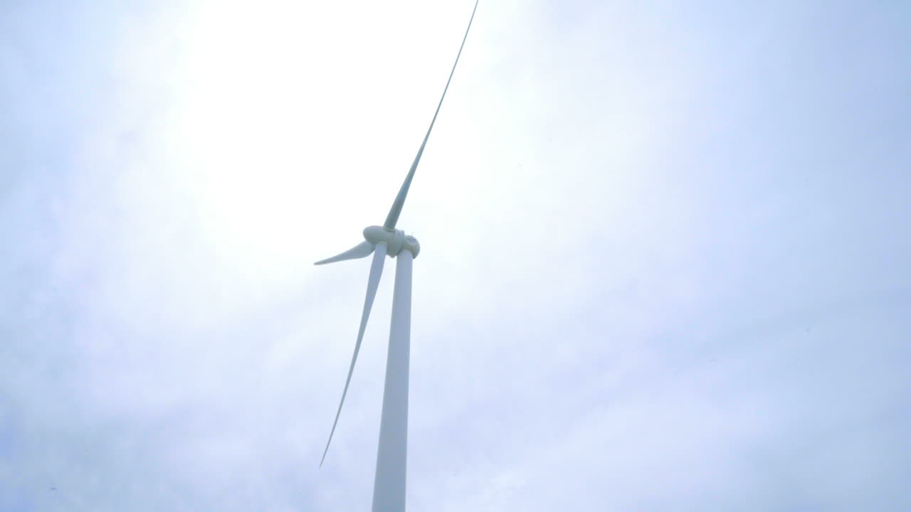 풍력 발전. 옥수수  ⁇ 에서 풍력 발전기의 클로즈업