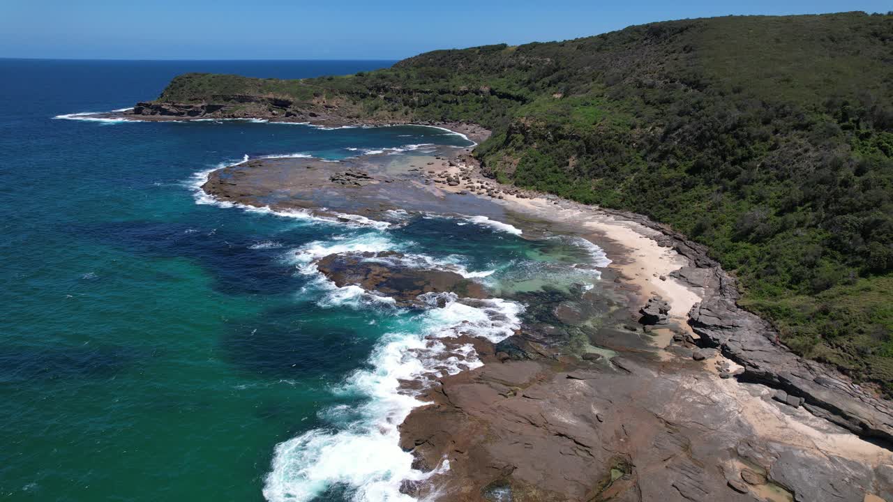 Turquoise Seascape At Gravelly Beach In Frazer Park, NSW, Australia - Drone Shot