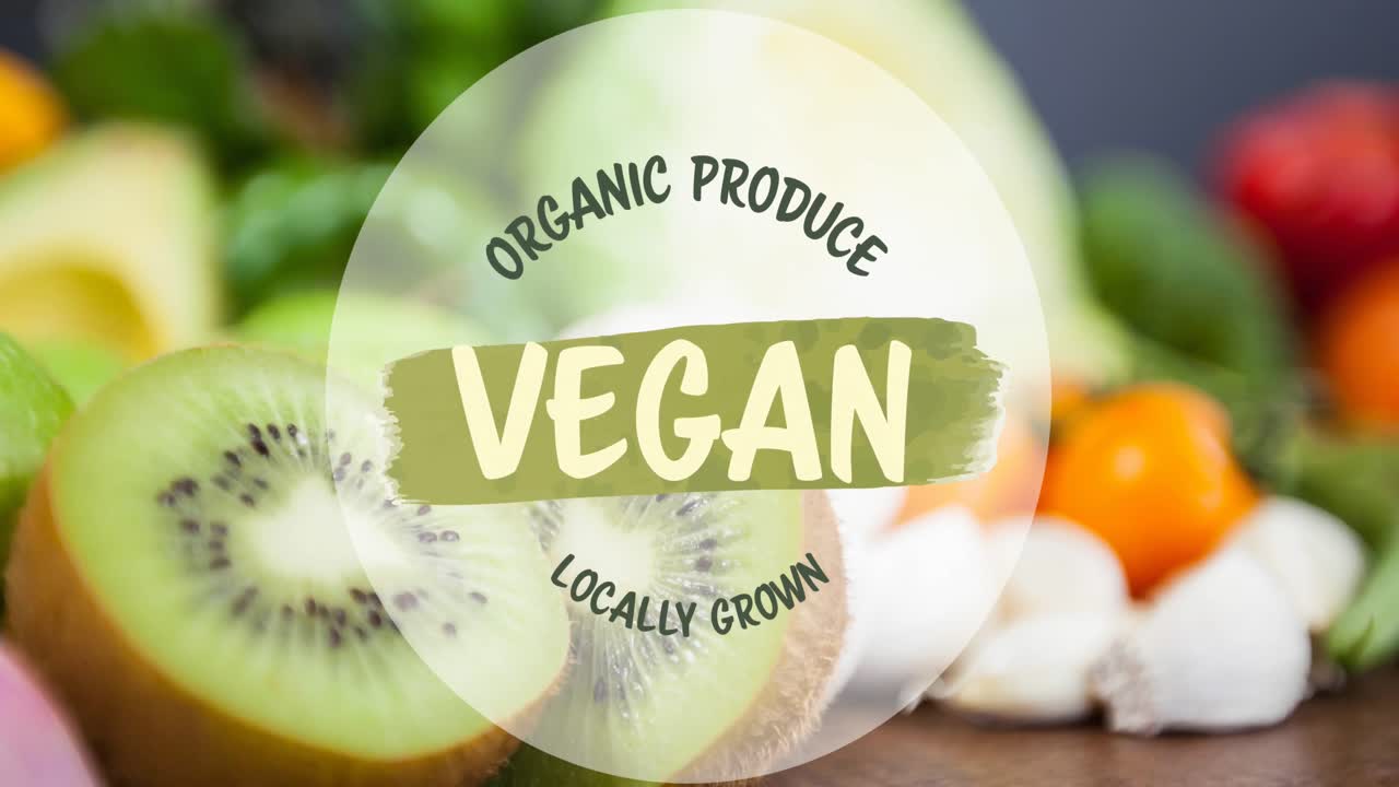 Animação do texto 'produtos orgânicos' sobre fruta fresca