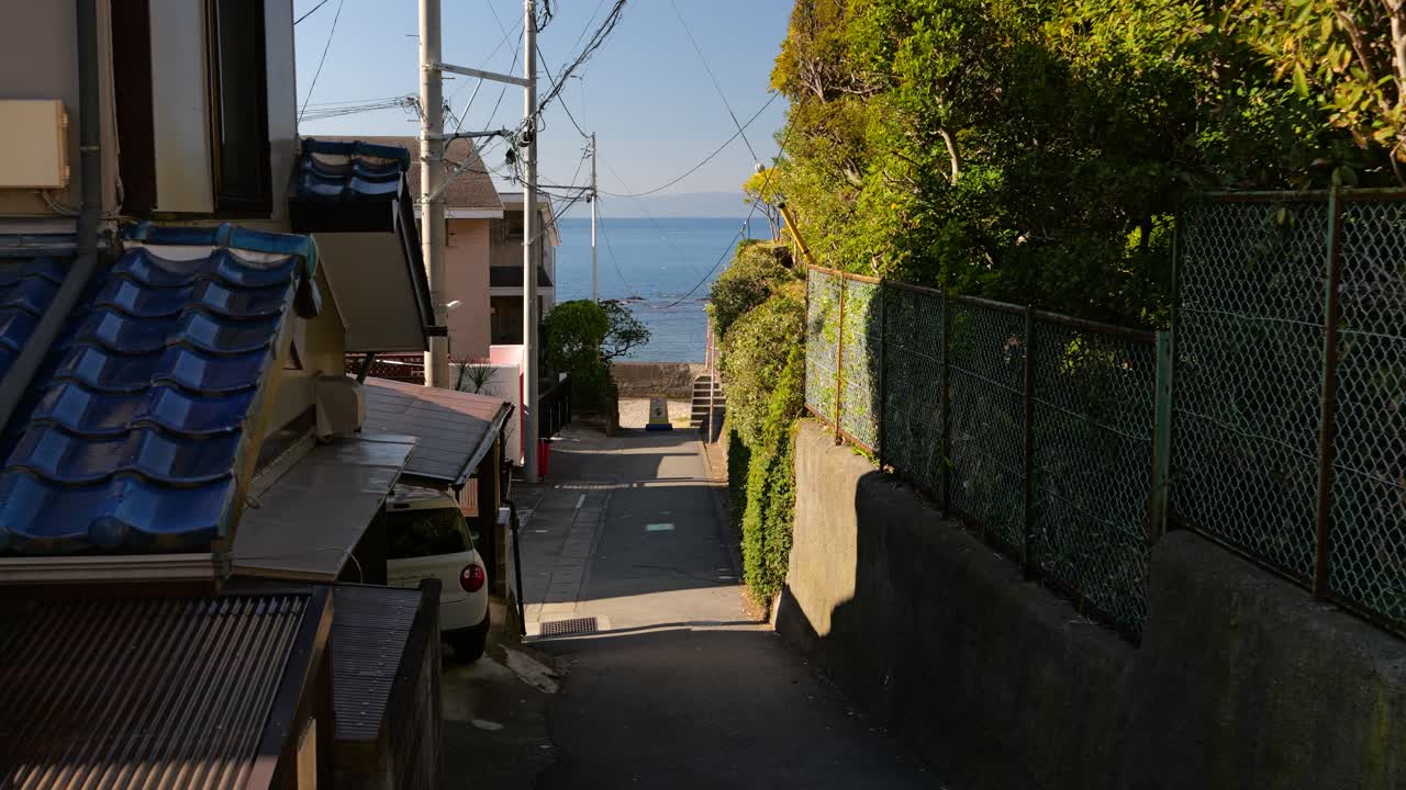 도쿄 근처의 하야마 시, 여름에 유명한 해변 휴양지