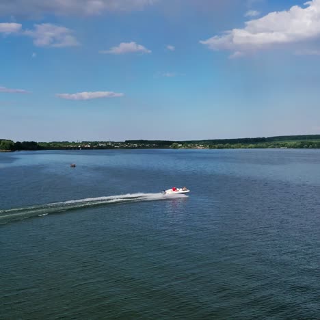 motor boat going fast on water