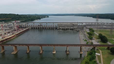 Stunning 4K drone footage of Chickamauga Dam, showcasing its structure, the Tennessee River, and scenic beauty. Perfect for infrastructure, travel, or history projects