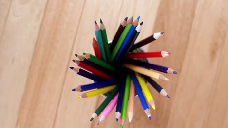 Pen-holder-with-colored-pencil