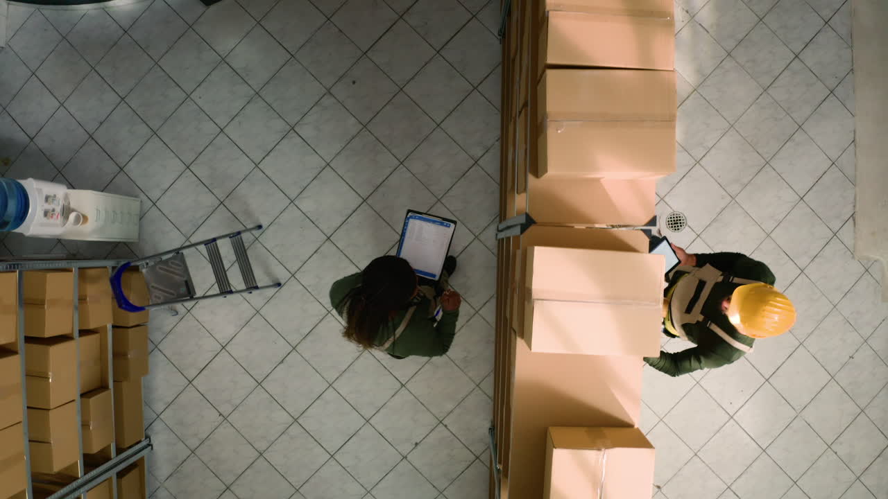 comprobación del inventario del almacén