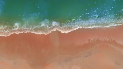 esta toma cinematográfica se tomó en la salida del dron de la playa de los bancos exteriores