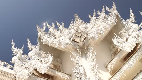 Beautiful-white-temple-near-Chiang-Rai-glistening-in-sunlight