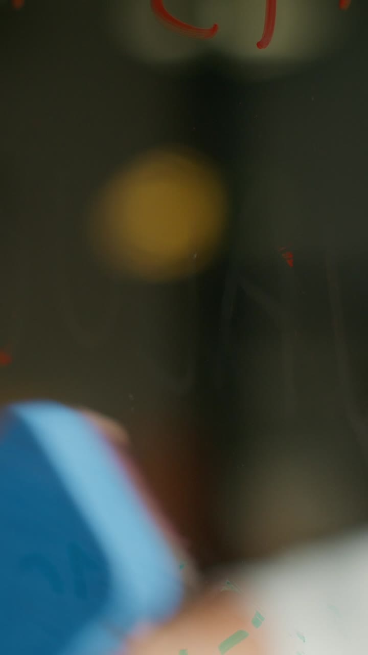 limpieza de una tabla de vidrio