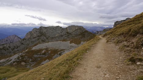 mountain-path-in-the-alps-on-the-slopes-of-Rofanspitze-in-Tirol,-Austria