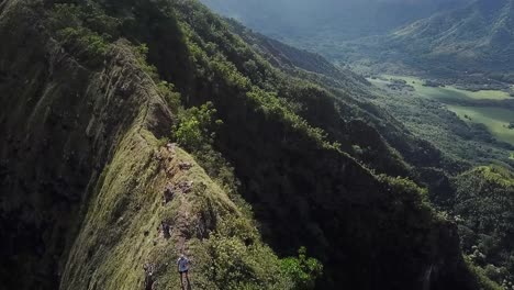 Hawaii---Caminar-Sobre-La-Caminata-Del-León-Agazapado-3