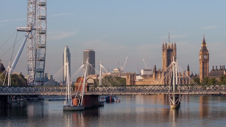 Waterloo Eye Morning 4K 01