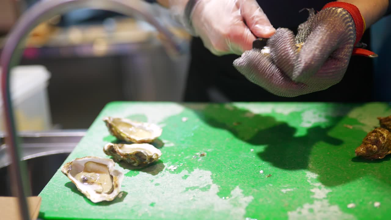 Preparing Oysters