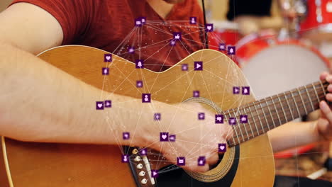 animación del globo con red de conexiones e íconos sobre hombre caucásico tocando la guitarra