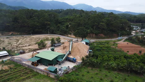 Lugar-De-Tala-Y-Procesamiento-De-Madera-Cerca-Del-Bosque-Vietnamita