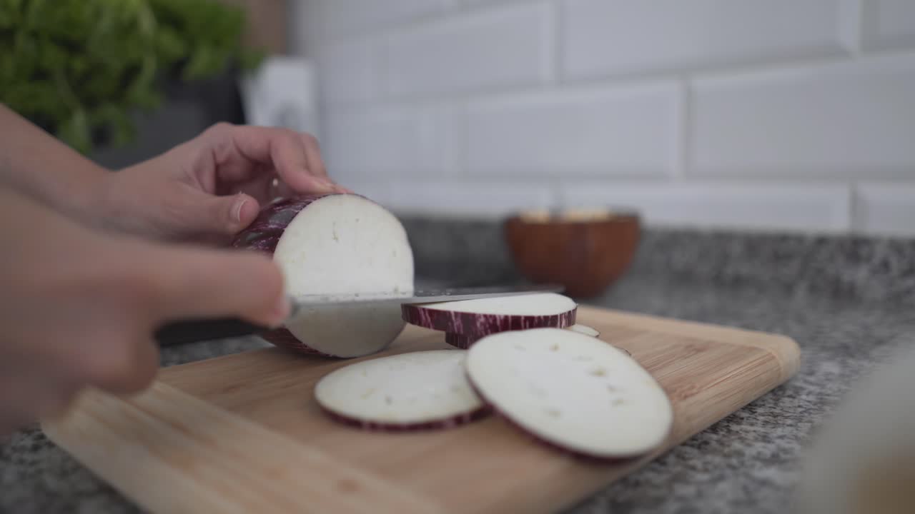 계란을 잘라내는 것