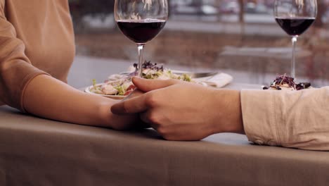 couple enjoying a romantic dinner