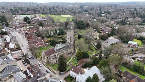 Iglesia-De-San-Nicolás,-Sevenoaks,-Reino-Unido,-Panorámica-Aérea-De-Drones