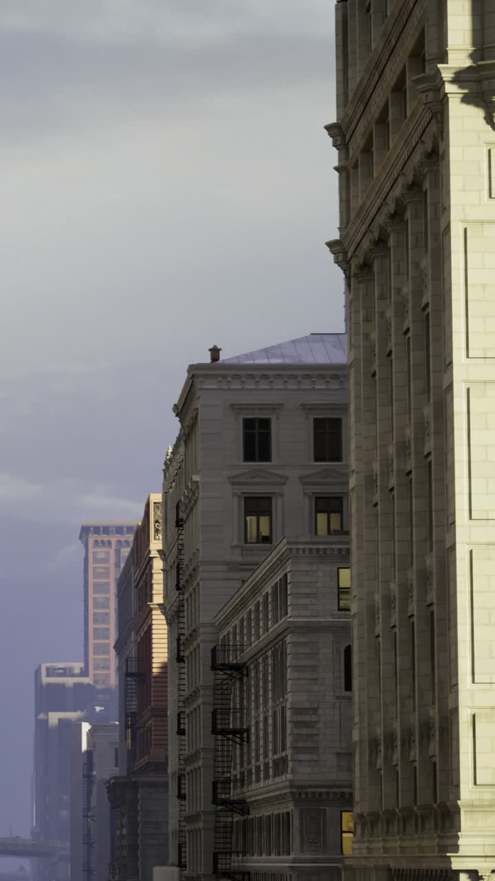 Vista di edifici in città durante la luce del mattino con un cielo sereno sopra
