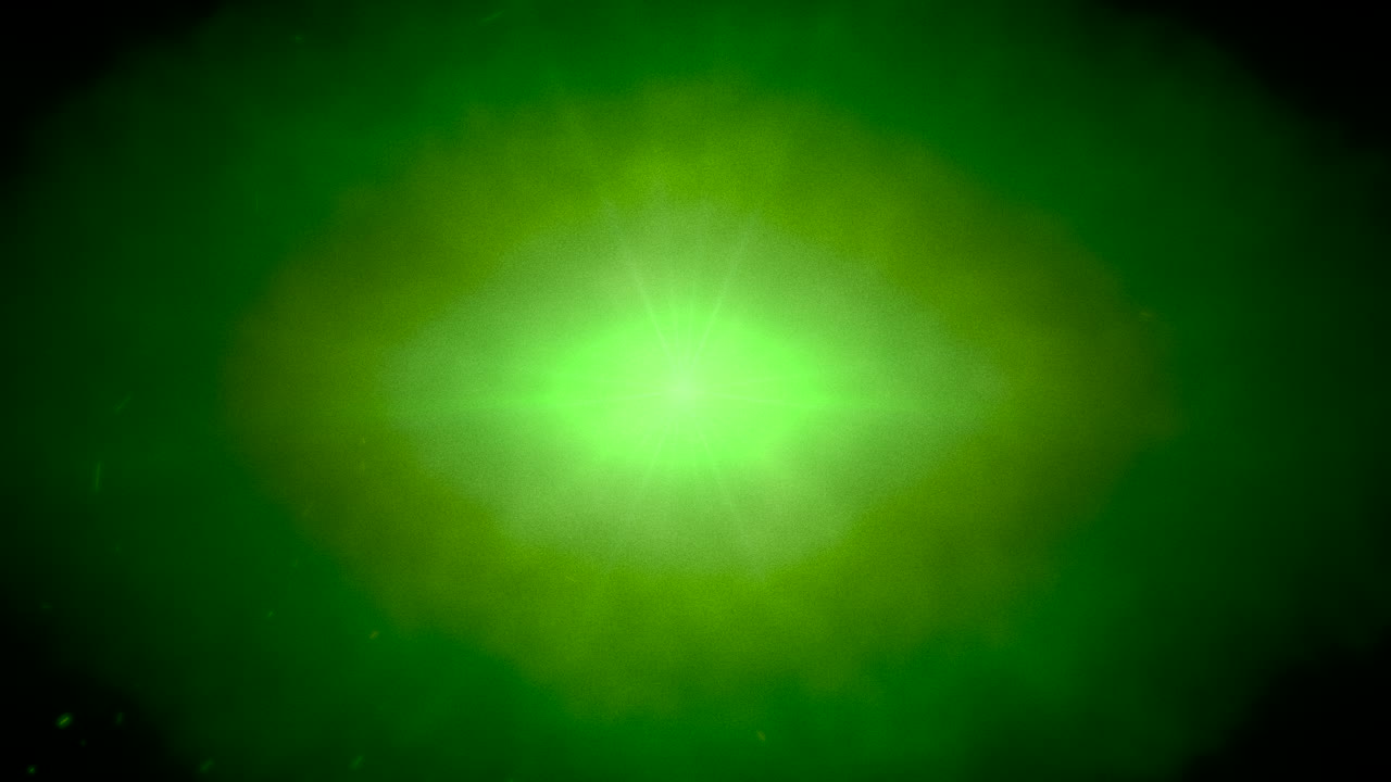 Luce verde di stella e polvere nello spazio oscuro
