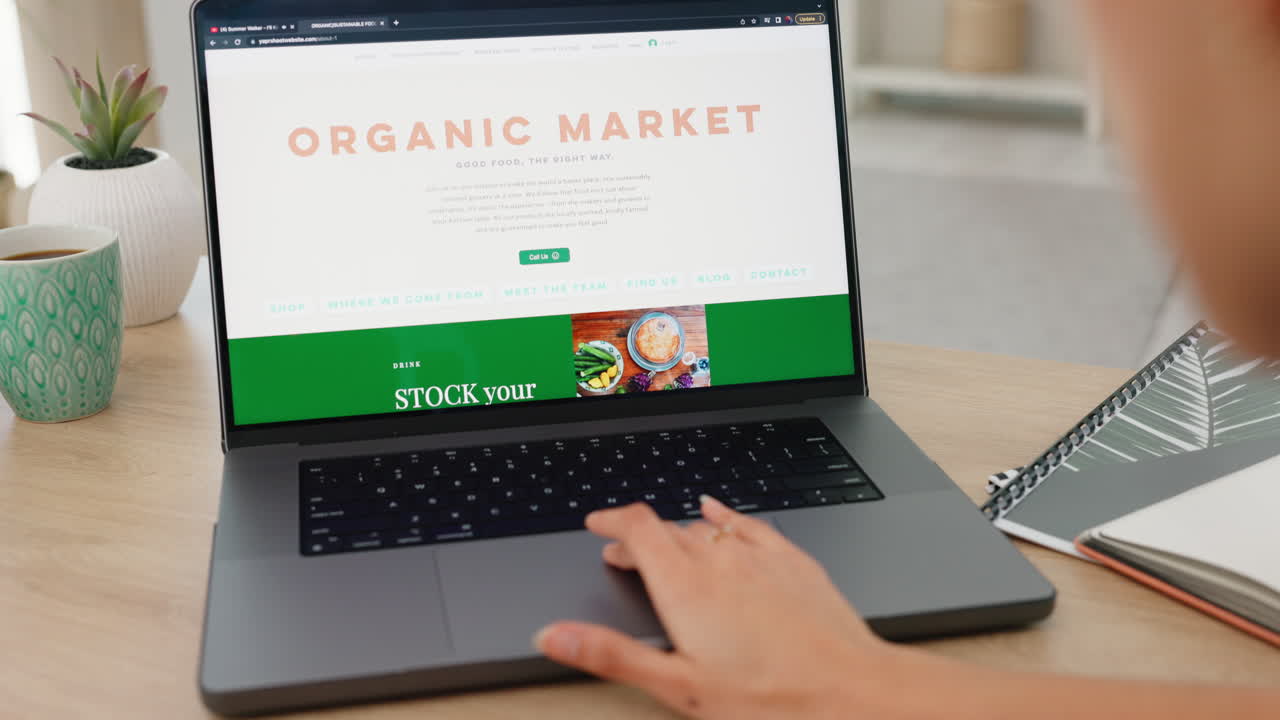 mercado orgánico, alimentos y compras en línea en una computadora portátil