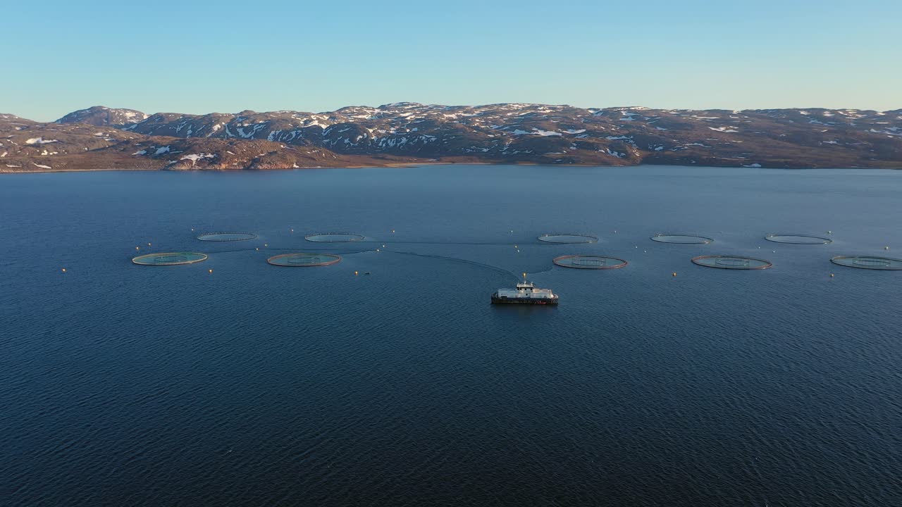 노르웨이에서 연어  ⁇ 시를 하는 공중 촬영