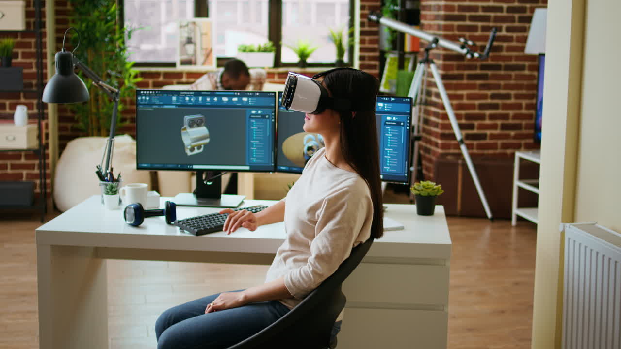 ingeniera asiática crea prototipos con gafas de realidad virtual y software de modelado 3d