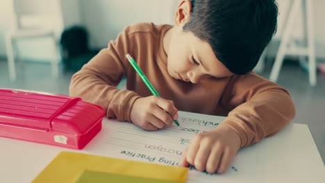 niño, educación y escritura estudiantil