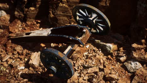 Pistola-Histórica-Antigua-En-El-Cañón-De-Piedra