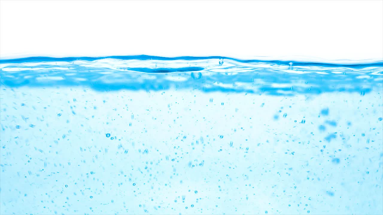 물을 슬로우 모션으로 가 ⁇ 게 찍습니다.