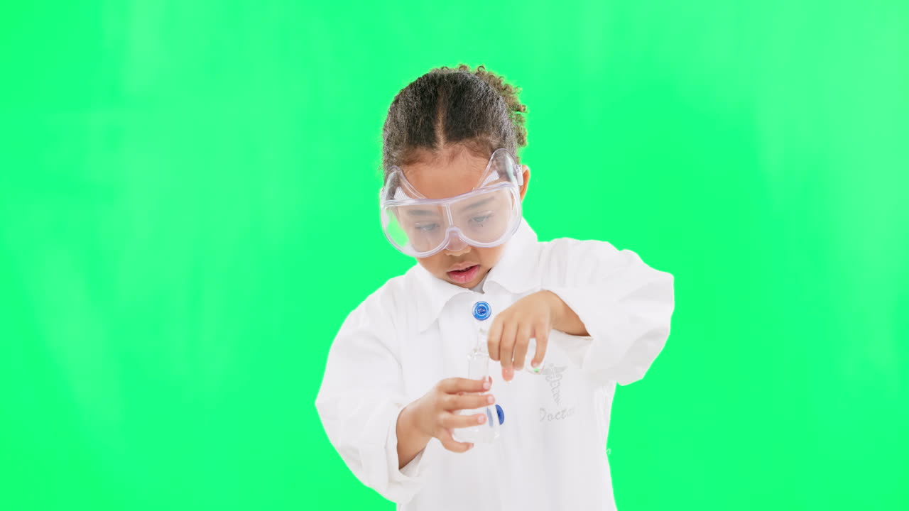 과학, 실험 및 테스트에서 액체와 아이