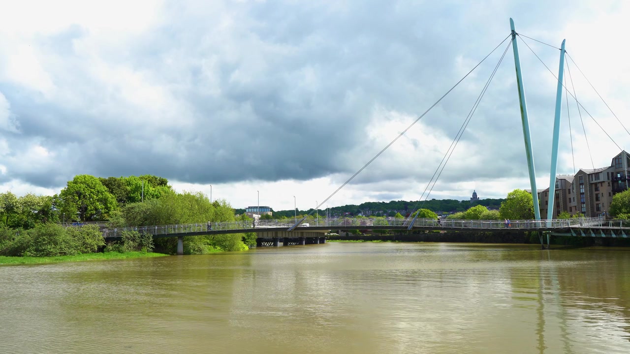 Ponte del Millennio sul fiume Lune