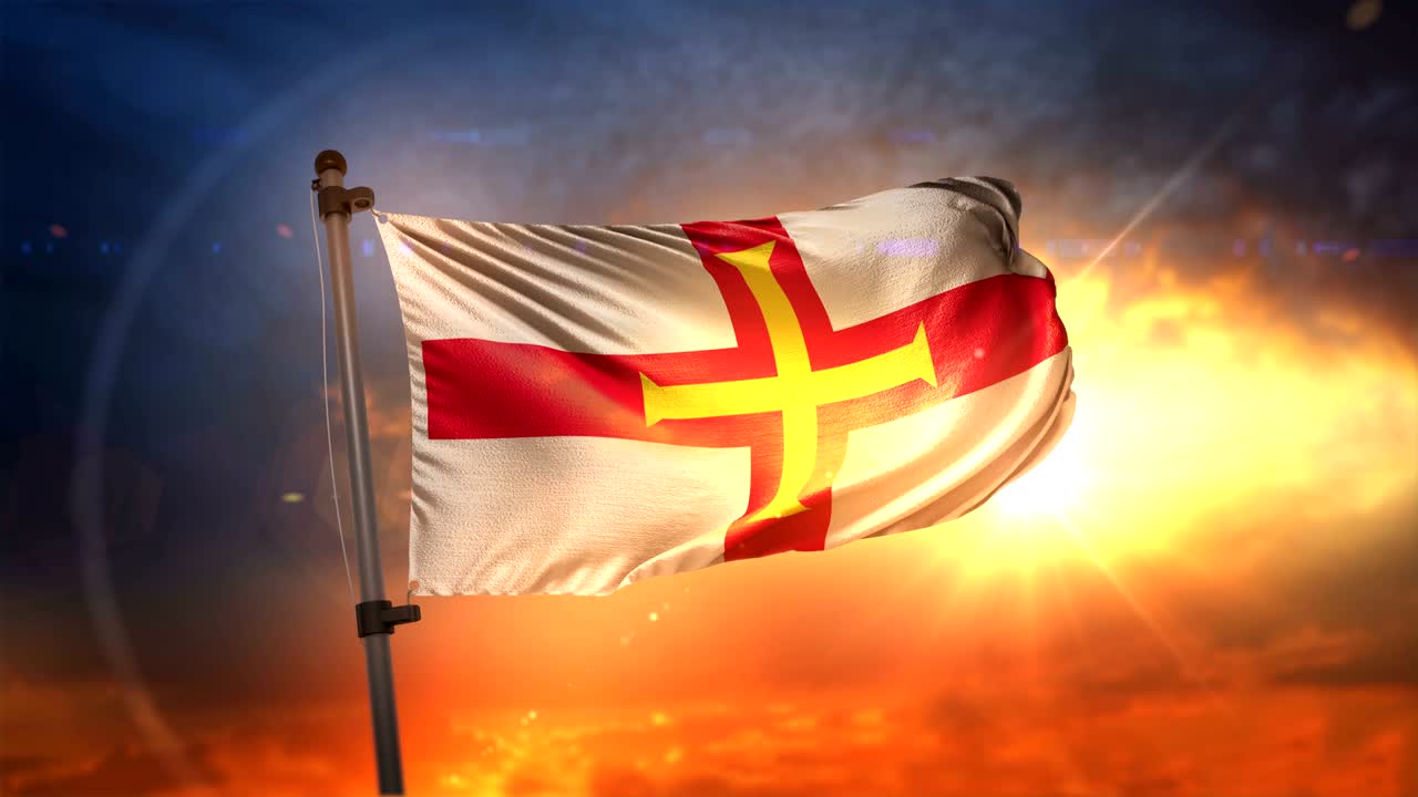 guernsey의 발은 아름다운 해가 뜨는 순환 속도 느린 모션 4k에서 백라이트됩니다.