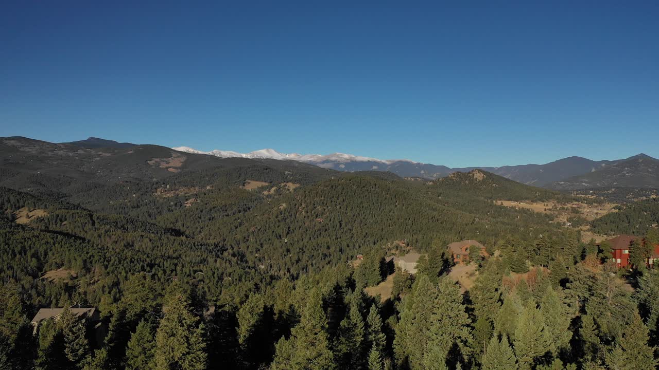 hermosas imágenes aéreas sobre evergreen colorado