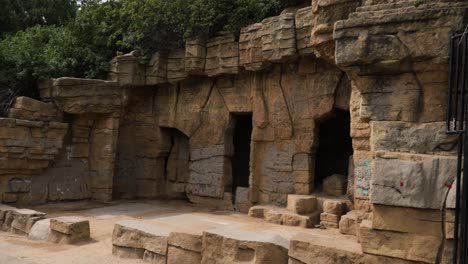 Old-Los-Angeles-Zoo-animal-enclosures