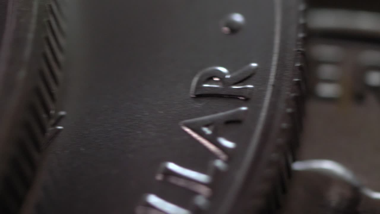 широкий обзор американских серебряных монет