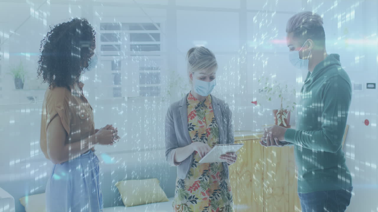 얼굴 마스크를 착용한 사업가 여성에 대한 데이터 처리 애니메이션